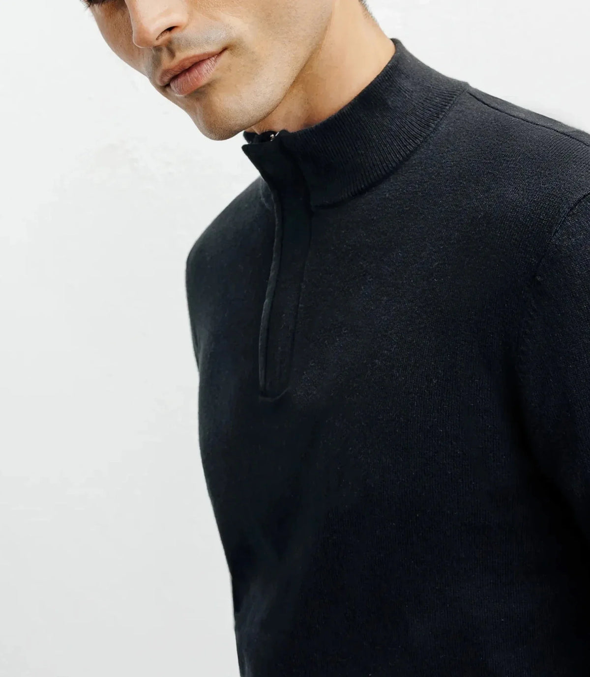 Pull col montant demi zippé noir IZAC