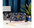 Trousse de toilette cabaia  Lancaster Road grand angle sur cosmo-lepuy.fr