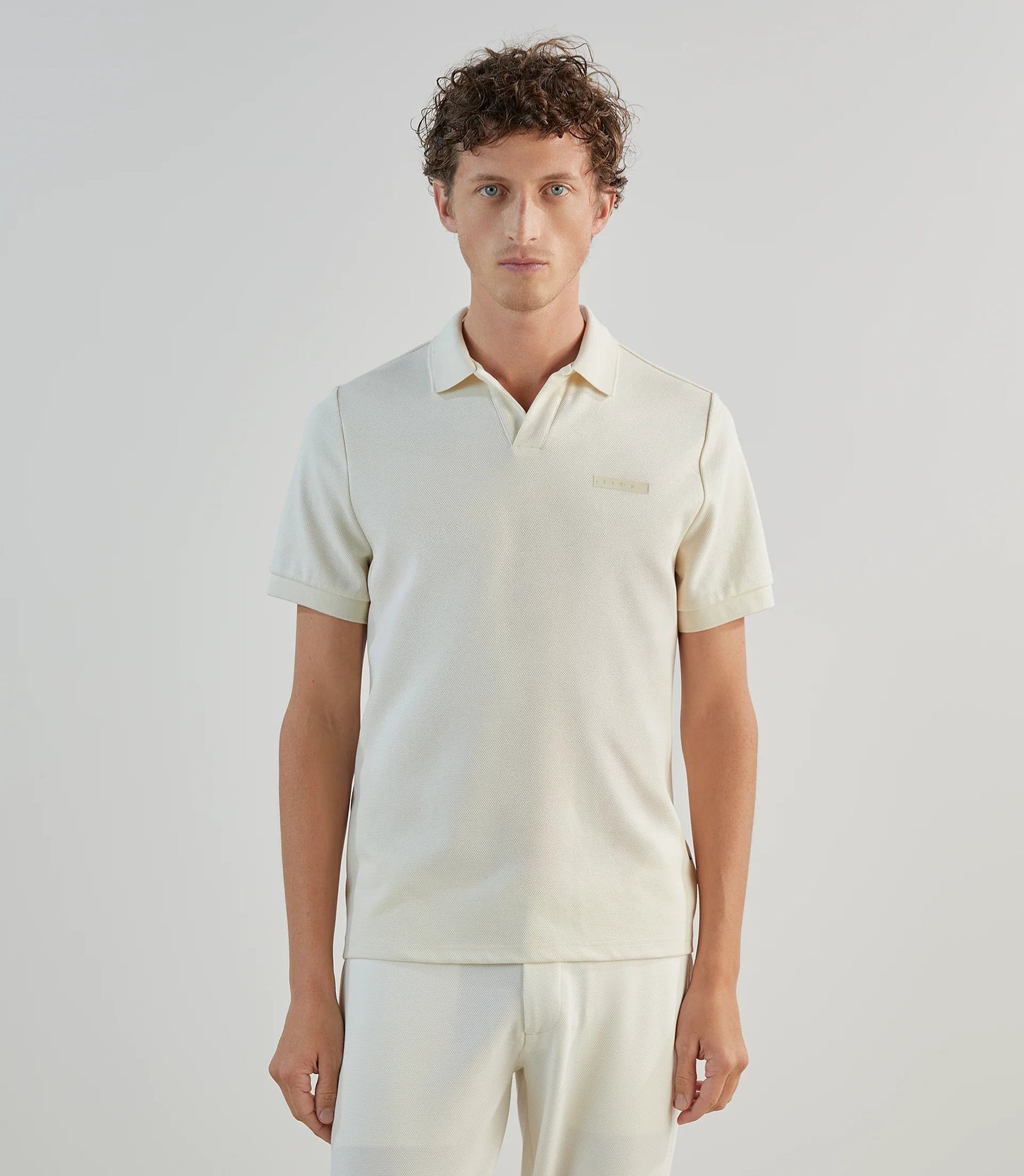 Polo homme  à col ouvert et manches courtes IZAC
