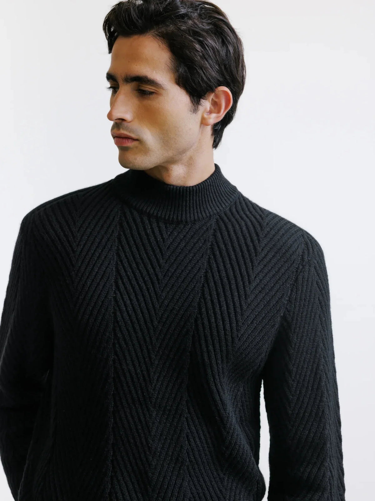 Pull col cheminée noir Izac