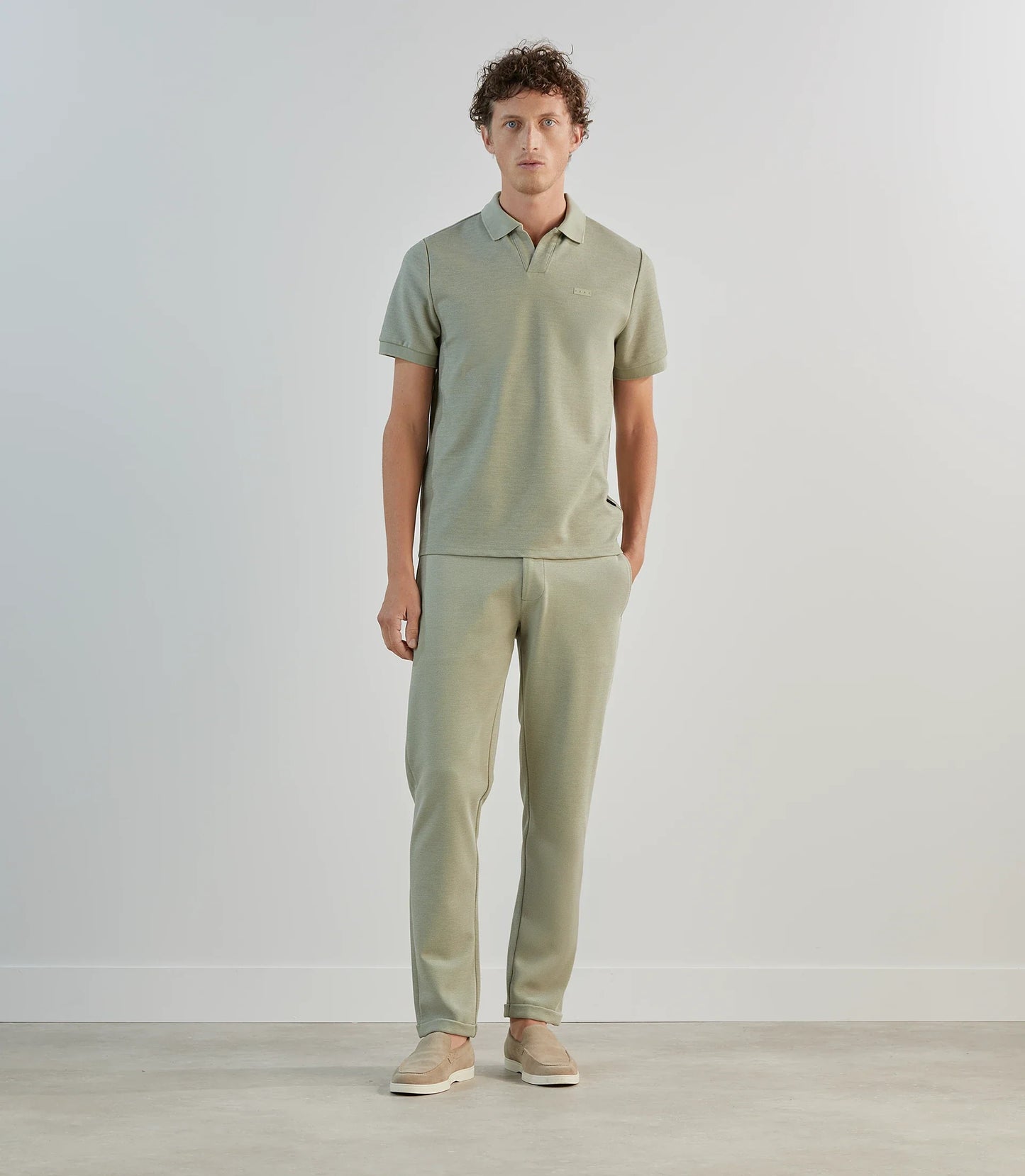 Polo homme  à col ouvert et manches courtes IZAC