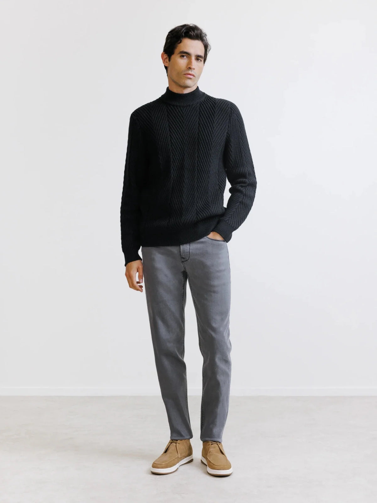 Pull col cheminée noir Izac