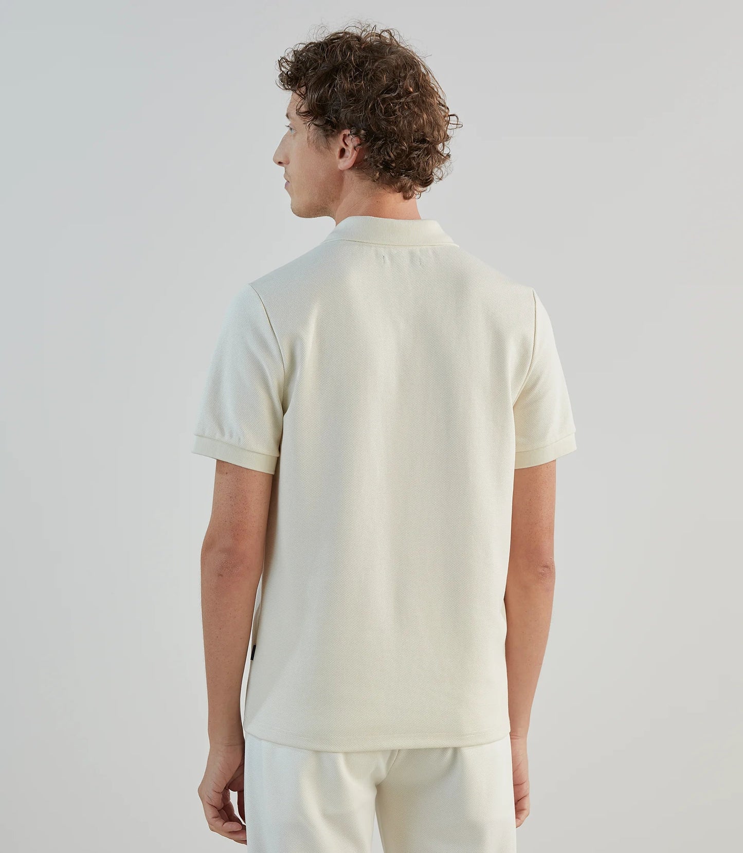 Polo homme  à col ouvert et manches courtes IZAC