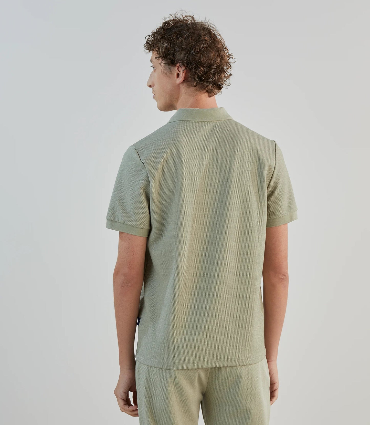 Polo homme  à col ouvert et manches courtes IZAC