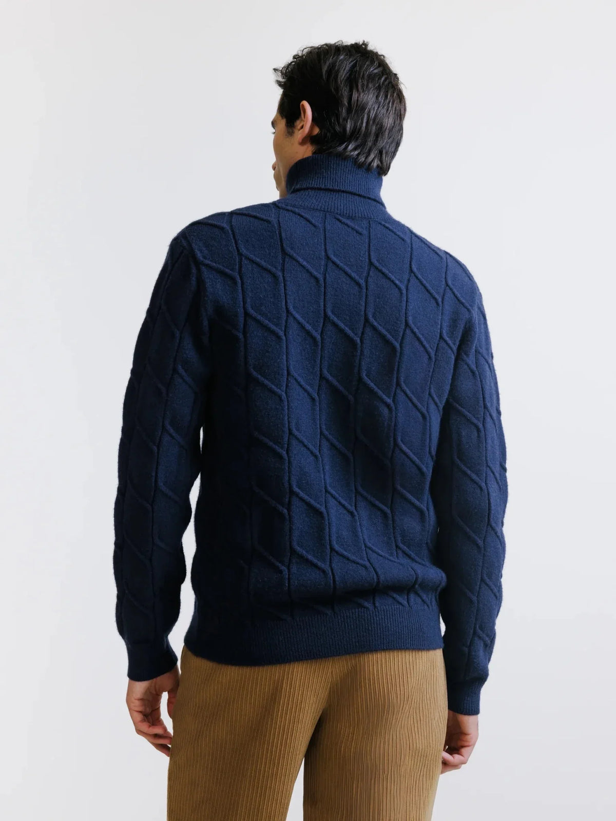 Pull col roulé en maille torsadée marine Izac