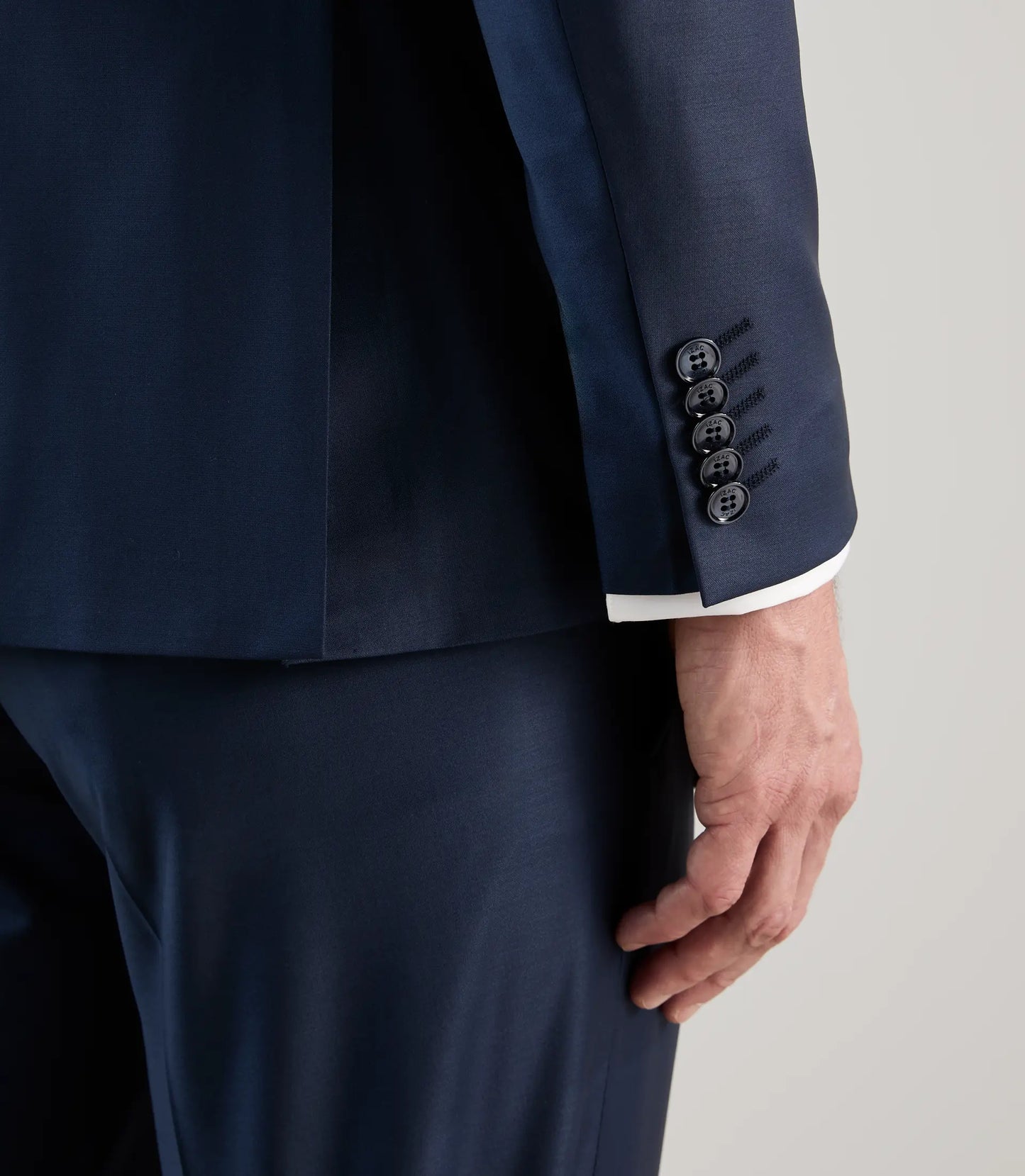 Costume homme Izac  3 pièces cérémonie/ Exclusivité magasin Cosmopolite Le Puy-en-Velay
