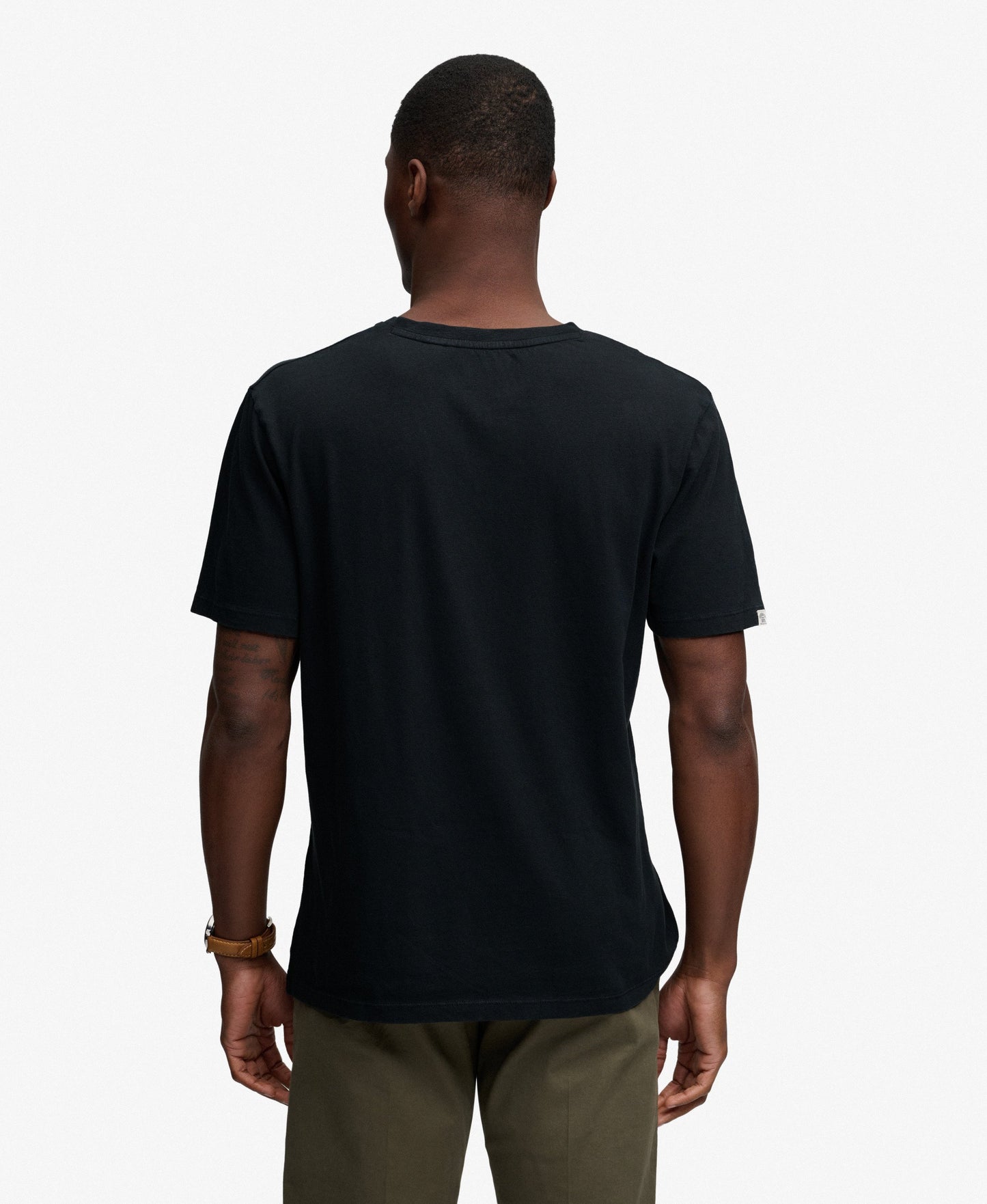 T-shirt homme col v en coton biologique et lin