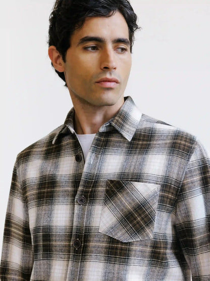 Chemise à carreaux marron